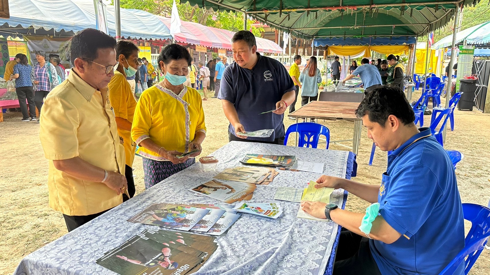 title - ส.ป.ก.สุโขทัย ร่วมโครงการคลินิกเกษตรเคลื่อนที่ในพระราชานุเคราะห์ สมเด็จพระบรมโอรสาธิราชฯ สยามกุฎราชกุมาร